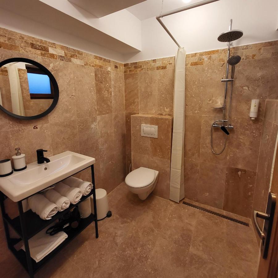 Guesthouse 24 Targoviste Eksteriør billede